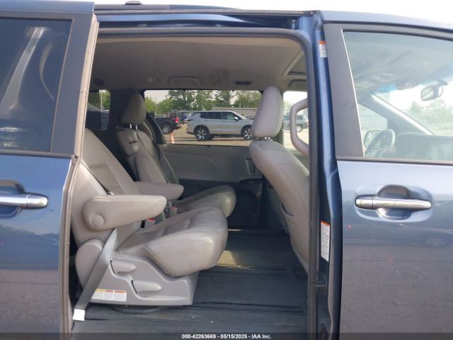 5TDYK3DC9FS551181 Toyota Sienna Xle 8 Passenger