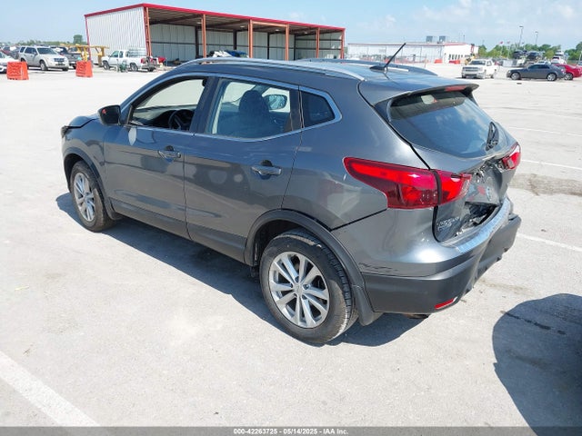 JN1BJ1CP1JW105295 Nissan Rogue Sport Sv