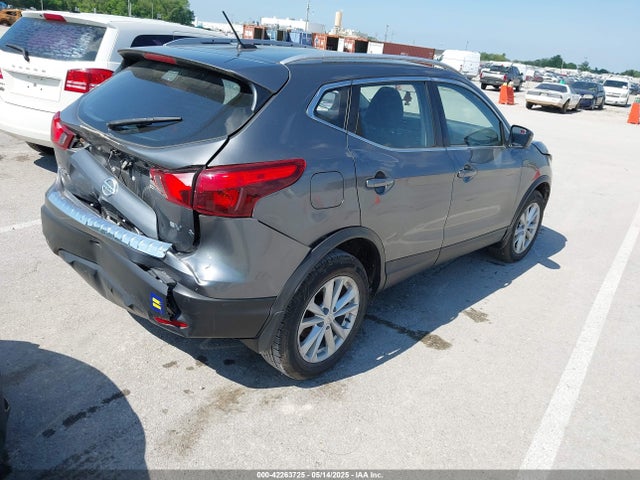 JN1BJ1CP1JW105295 Nissan Rogue Sport Sv