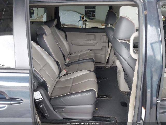 KNDMB5C15H6265650 KIA SEDONA LX