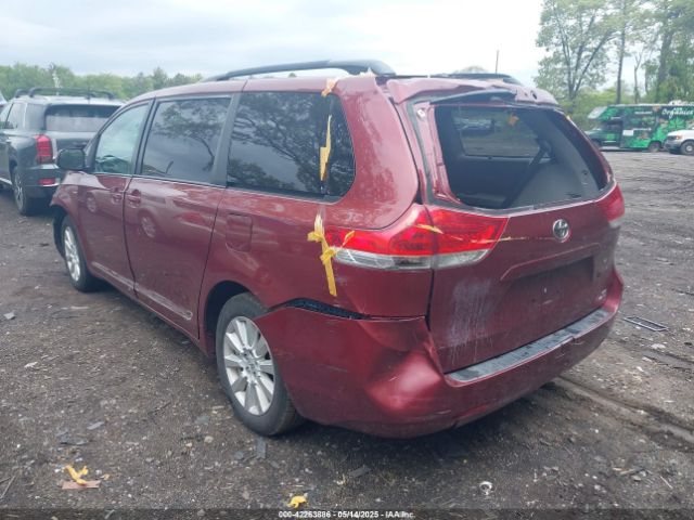 5TDJZ3DC9HS164792 Toyota Sienna Le 7 Passenger