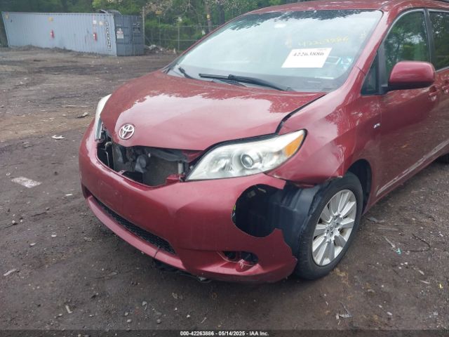 5TDJZ3DC9HS164792 Toyota Sienna Le 7 Passenger
