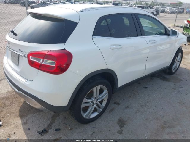 2019 MERCEDES-BENZ GLA 250 WDCTG4GB6KU013848 Photo 3