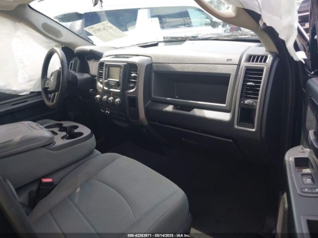 2017 RAM 1500 1C6RR6FT8HS791564 Photo 4