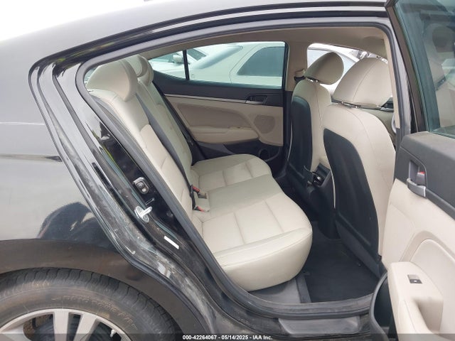 KMHD84LF7HU173242 Hyundai ELANTRA SE