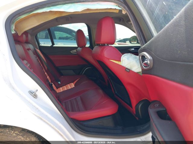 ZARFAECN9J7583081 Alfa Romeo Giulia Ti Sport Rwd