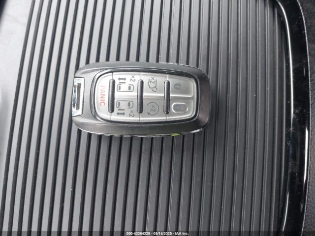 2022 CHRYSLER PACIFICA HYBRID 2C4RC1S74NR212475 Photo 10