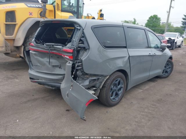 2022 CHRYSLER PACIFICA HYBRID 2C4RC1S74NR212475 Photo 3