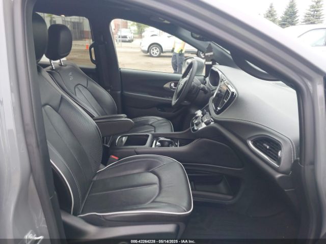 2022 CHRYSLER PACIFICA HYBRID 2C4RC1S74NR212475 Photo 4