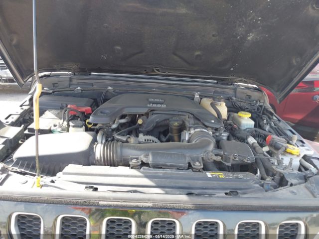 1C4HJXEG4JW237670 Jeep Wrangler Unlimited Sahara 4x4