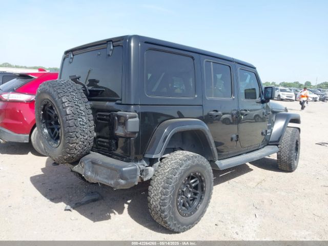 1C4HJXEG4JW237670 Jeep Wrangler Unlimited Sahara 4x4