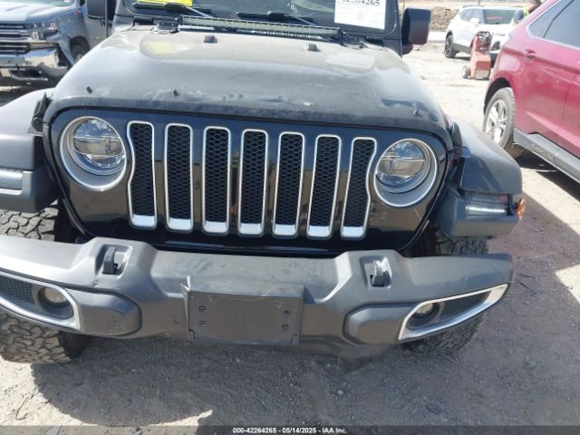 1C4HJXEG4JW237670 Jeep Wrangler Unlimited Sahara 4x4