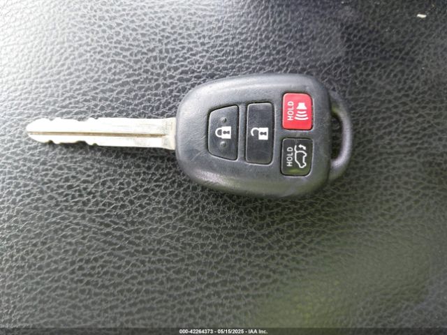 2T3WFREVXGW240437 Toyota Rav4 Xle