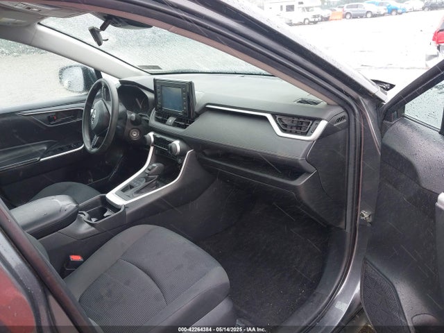 2T3G1RFV7MC184178 Toyota RAV4 LE