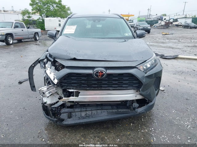 2T3G1RFV7MC184178 Toyota RAV4 LE