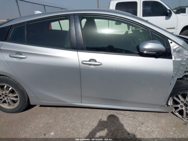 JTDKARFU5K3073984 Toyota Prius Le