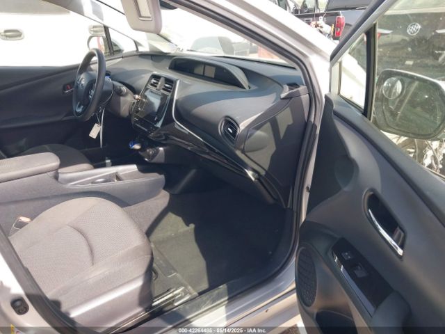 JTDKARFU5K3073984 Toyota Prius Le