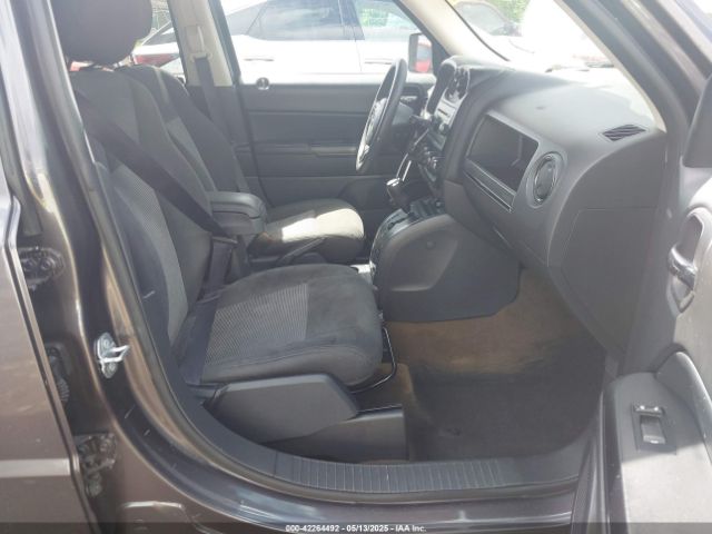 1C4NJPBA0GD716563 Jeep Patriot Sport