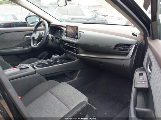 JN8BT3BB9PW461662 Nissan Rogue Sv Intelligent Awd