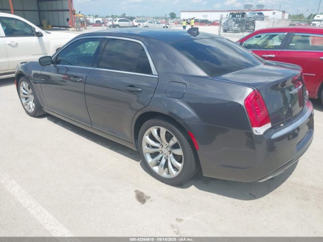 2019 CHRYSLER 300 2C3CCAAG8KH663924 Photo 2