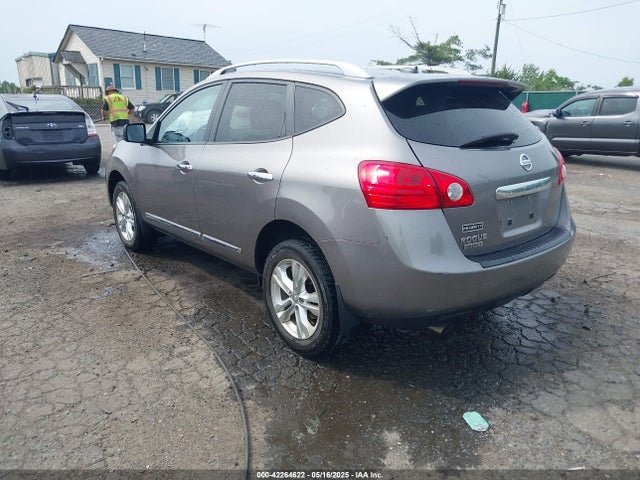 JN8AS5MT4FW657104 Nissan Rogue Select S