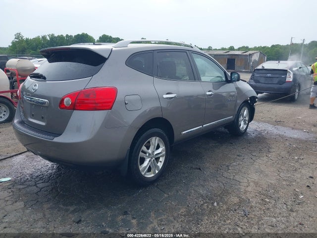 JN8AS5MT4FW657104 Nissan Rogue Select S