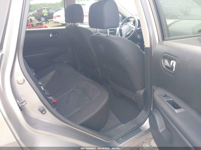 JN8AS5MT4FW657104 Nissan Rogue Select S