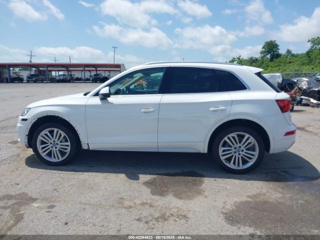 WA1BNAFY4J2006686 Audi Q5 2.0t Premium/2.0t Tech Premium