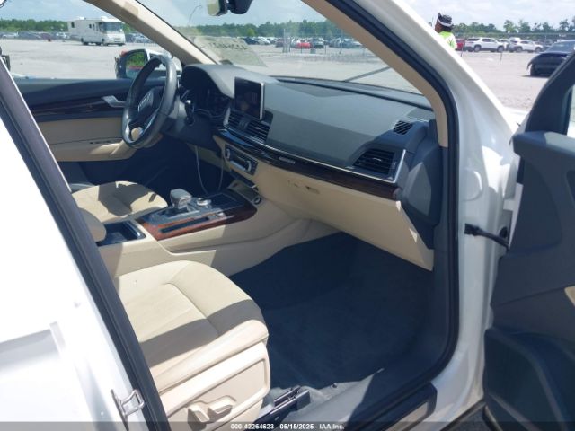WA1BNAFY4J2006686 Audi Q5 2.0t Premium/2.0t Tech Premium