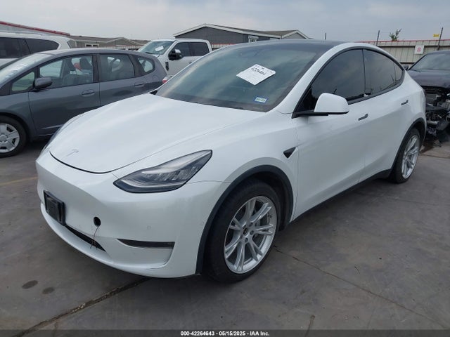 2021 TESLA MODEL Y 5YJYGDEE8MF069679 Photo 1