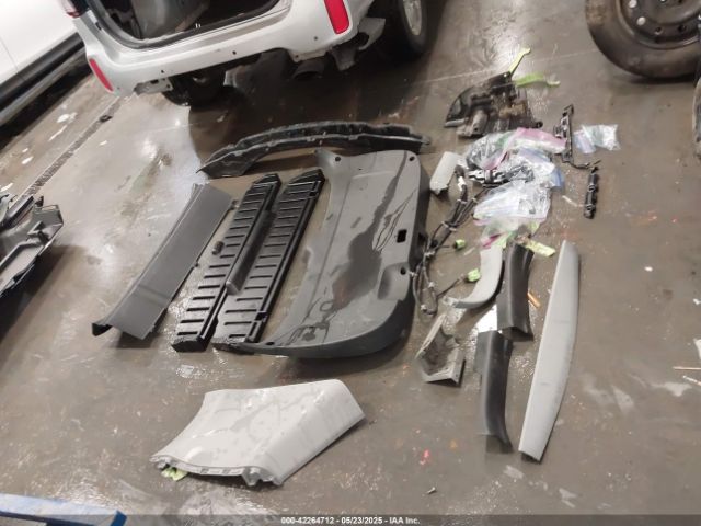 5XYKTCA63EG524362 KIA SORENTO LX