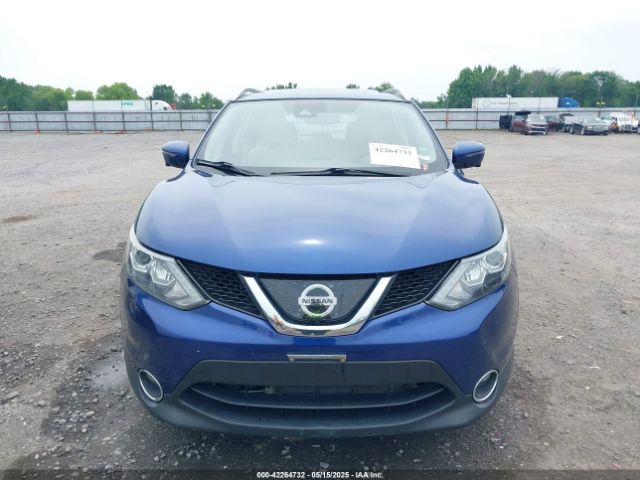 JN1BJ1CR1JW292815 Nissan Rogue Sport Sl