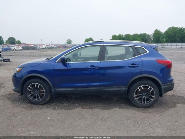 JN1BJ1CR1JW292815 Nissan Rogue Sport Sl