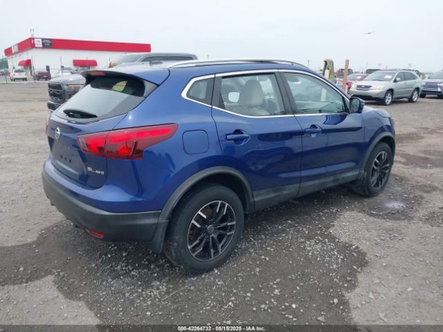 JN1BJ1CR1JW292815 Nissan Rogue Sport Sl