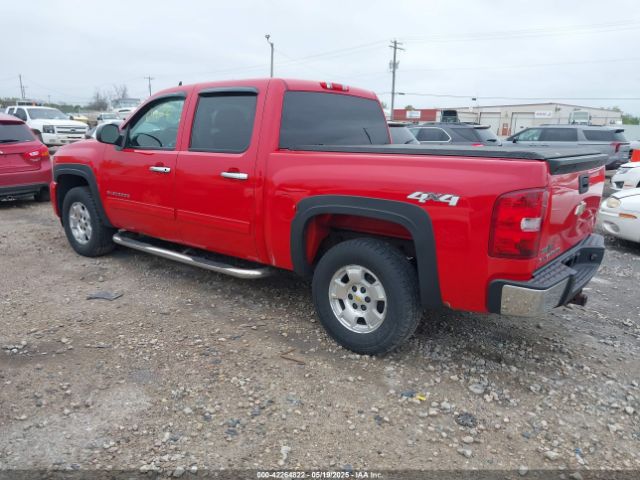 2011 CHEVROLET SILVERADO 1500 3GCPKSE35BG355736 Photo 2