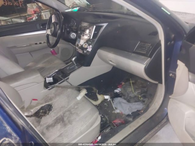 2010 SUBARU LEGACY 4S3BMBC63A3241883 Photo 4