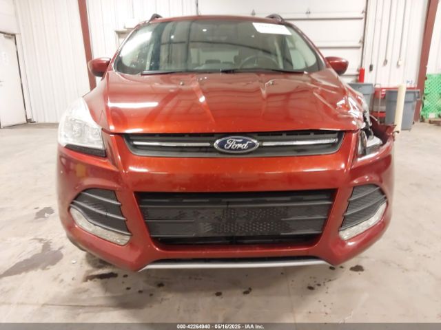 1FMCU9GX9FUA72658 Ford ESCAPE SE