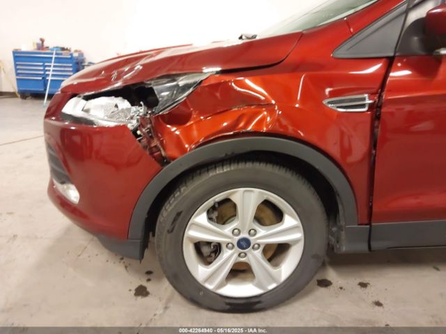 1FMCU9GX9FUA72658 Ford ESCAPE SE