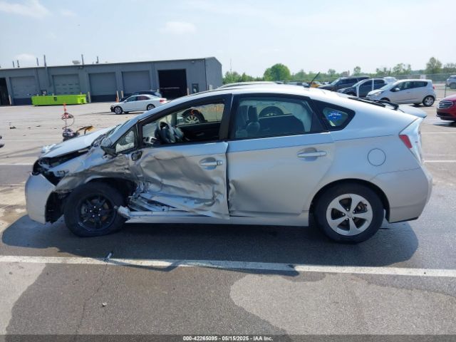 JTDKN3DU5E1811948 Toyota Prius Two