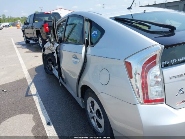 JTDKN3DU5E1811948 Toyota Prius Two