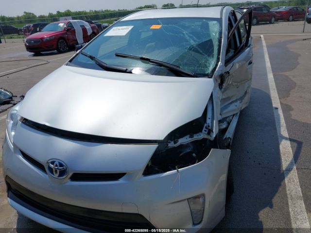 JTDKN3DU5E1811948 Toyota Prius Two