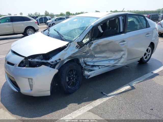 JTDKN3DU5E1811948 Toyota Prius Two