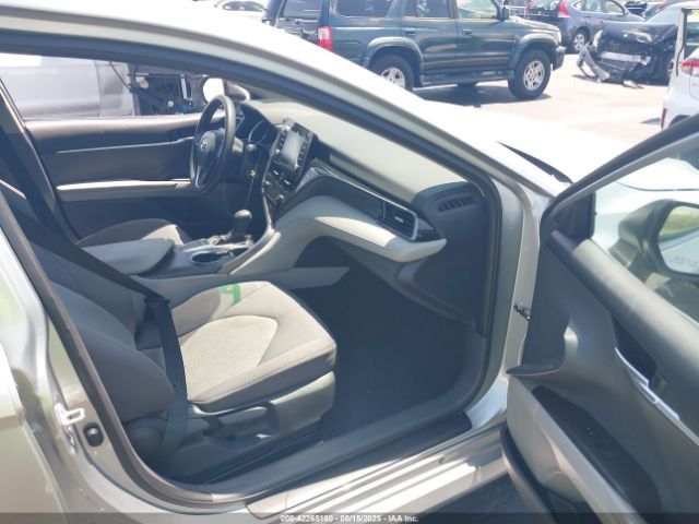 2022 TOYOTA CAMRY 4T1C11AK4NU044000 Photo 4