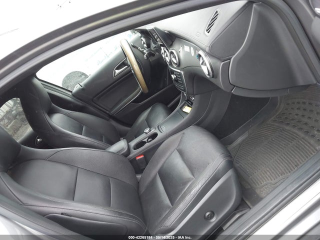 WDCTG4GBXFJ120523 Mercedes-Benz GLA-Class