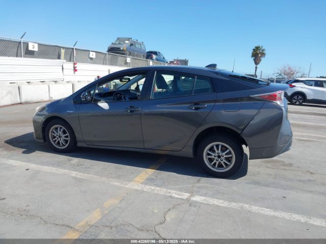 JTDKARFU4H3036689 Toyota Prius Four