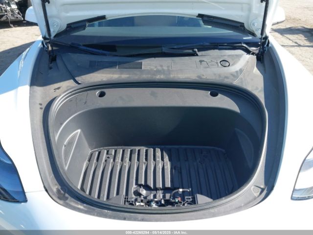 5YJ3E1EA2PF410378 Tesla 2023