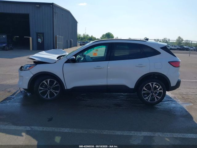 1FMCU9BZ7NUB06992 Ford Escape Se Hybrid
