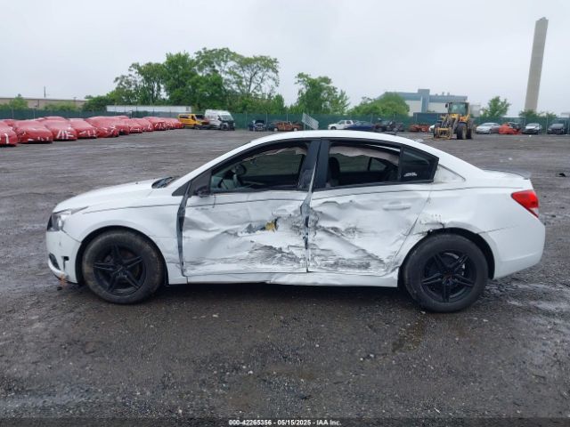 1G1PA5SG7E7218513 Chevrolet Cruze Ls Auto