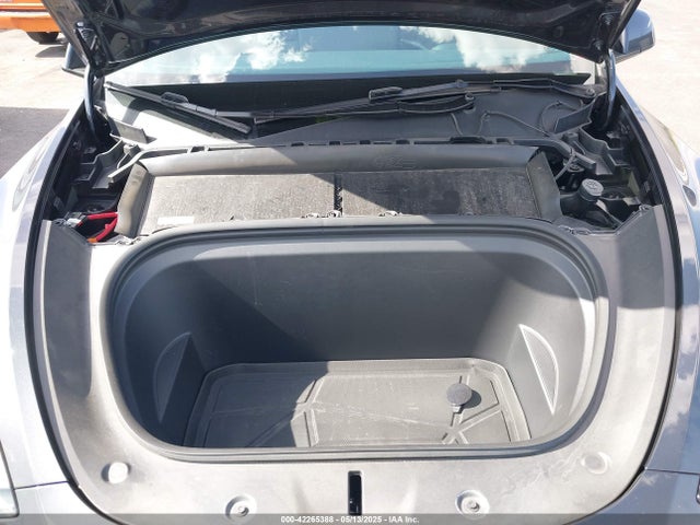 7SAYGAEE7RF119884 Tesla Model Y