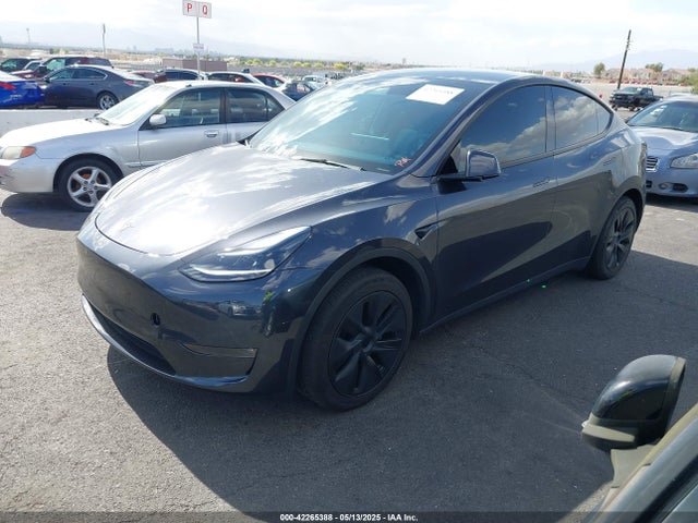 7SAYGAEE7RF119884 Tesla Model Y